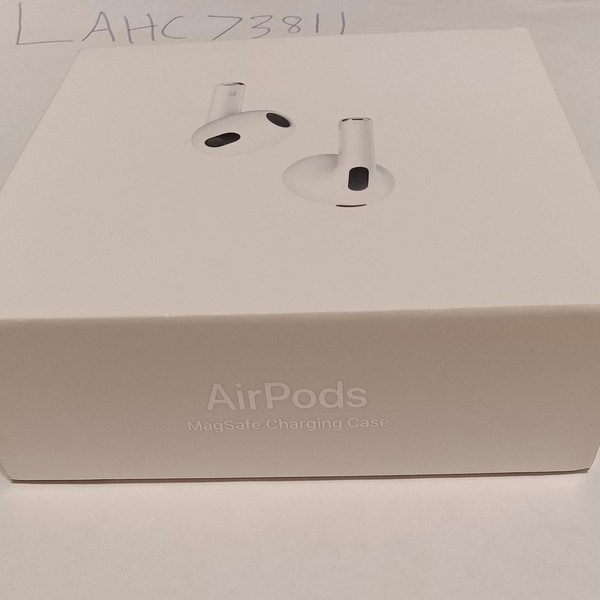 Apple AirPods (3rd Gen) - MagSafe Case