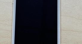 Good
													Apple iPhone SE 1st Gen 2016 - TracFone, Gold, 32 GB, A1662, photo 2 of 3