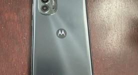 Mint
													Motorola Edge (2022) - T-Mobile, Gray, 128 GB, 8 GB, photo 4 of 11