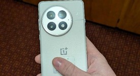 Mint
													OnePlus 13 - Unlocked, Arctic Dawn, 512 GB, 16 GB, photo 1 of 8