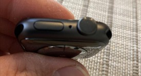 Mint
													Apple Watch Series 5 40mm - Gray, A2092 - GPS, Aluminum, photo 5 of 8