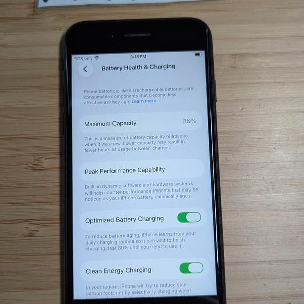 Apple iPhone SE 3rd Gen 2022 - Unlocked, 128 GB, Midnight, A2595