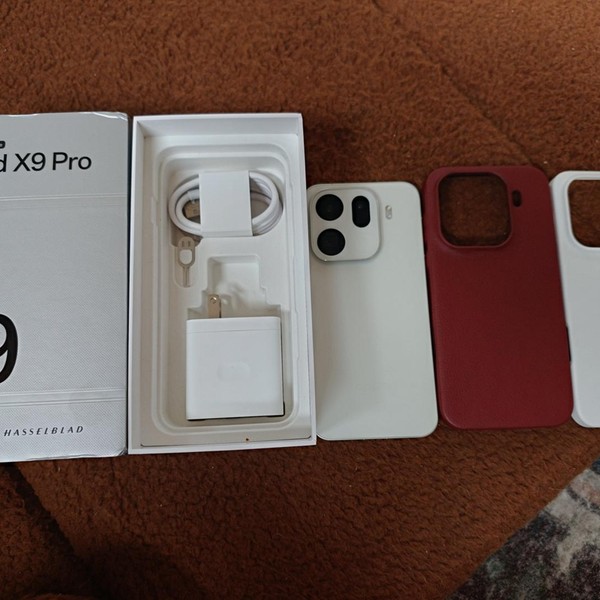 Oppo Find X9 Pro - Unlocked Non-US, 512 GB, Silk White, 16 GB