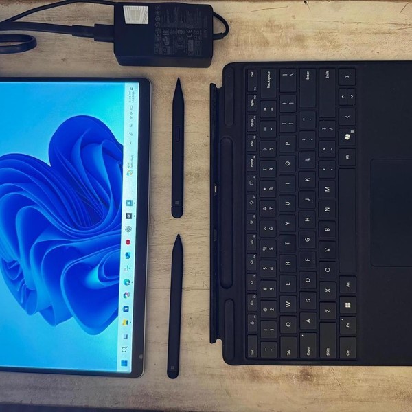 Microsoft Surface Pro 8 - 512 GB, Platinum, 16 GB, Intel Core i7