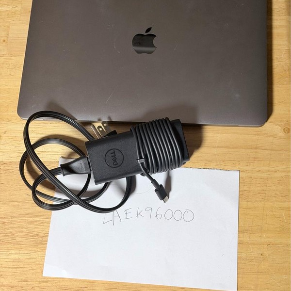 MacBook Pro 2017 (No Touch Bar) - 13 inch - 256 GB, Gray, 8 GB, Intel Core i5