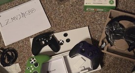 Mint
													Xbox Series S (2020) - Robot White, 1 TB, photo 5 of 24