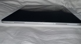 Good
													Apple iPad Pro 12.9" 5th Gen 2021 - Unlocked, Silver, 1 TB, photo 4 of 9