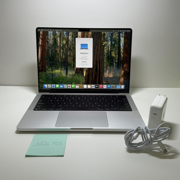 MacBook Pro Late 2023 (M3) - 14 inch - 512 GB, Silver, 8 GB, Apple M3, 10-core GPU