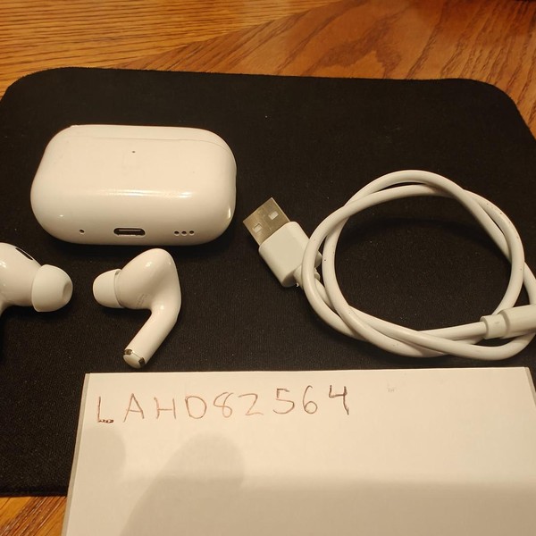 Apple AirPods Pro 2 - USB-C