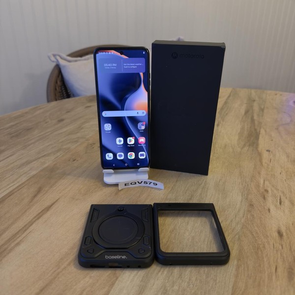 Motorola Razr (2025) - Unlocked, 256 GB, Blue, 8 GB