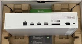 Mint
													Xbox Series S (2020) - White, 512 GB, photo 4 of 5