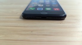 Good
													Apple iPhone SE 3rd Gen 2022 - T-Mobile, Midnight, 64 GB, A2595, photo 3 of 13