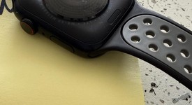 Good
													Apple Watch SE 2nd Gen 44mm - Unlocked, Midnight, A2727 - Cellular, Aluminum, photo 4 of 7