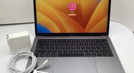 Good
													MacBook Pro 2017 (No Touch Bar) - 13" - I5, Gray, 128 GB, 8 GB, photo 1 of 13