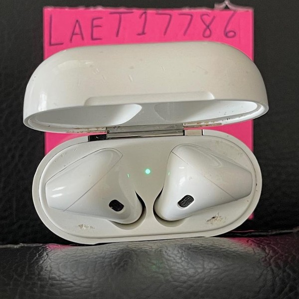 Apple AirPods (2nd Gen) - Lightning Case