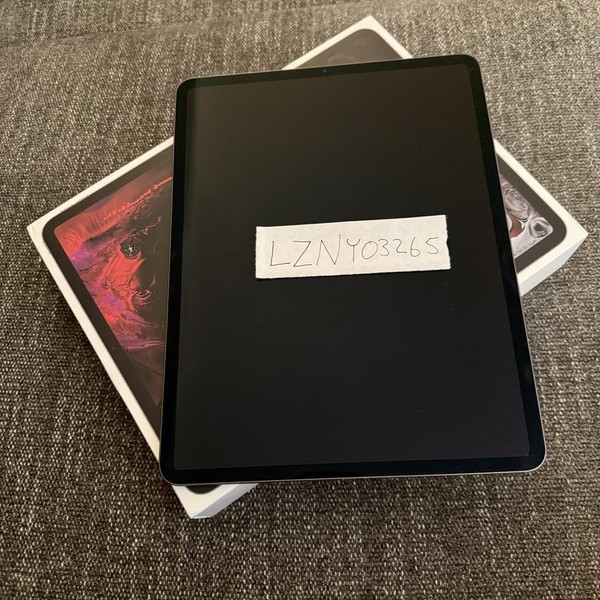 Apple iPad Pro 12.9 inch 3rd Gen 2018 - Wi-Fi, 256 GB, Gray, A1876