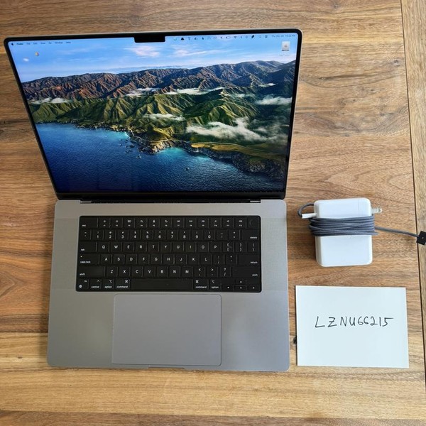 MacBook Pro 2021 - 16 inch - 1 TB, Gray, 64 GB, Apple M1 Max