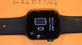 Good
													Apple Watch SE 1st Gen 40mm - Verizon, Gray, A2353 - Cellular, Aluminum, photo 1 of 8