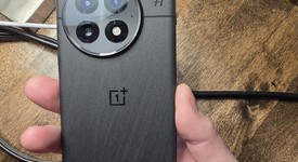 Mint
													OnePlus 13 - Unlocked, Black Eclipse, 512 GB, 16 GB, photo 4 of 7