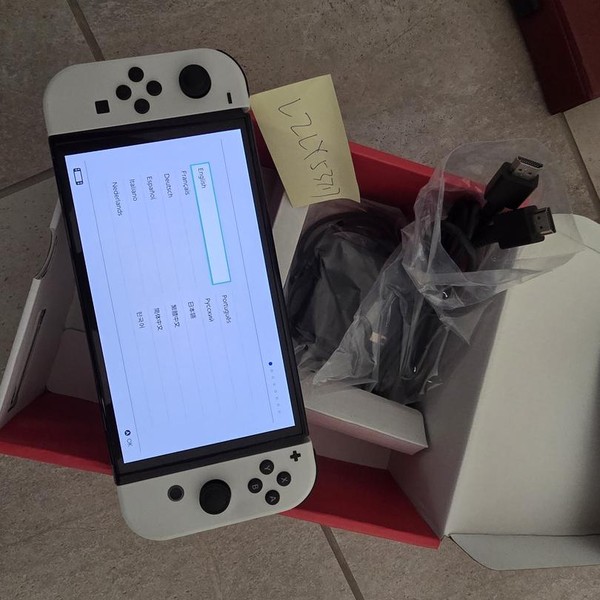 Nintendo Switch - OLED - 64 GB, White