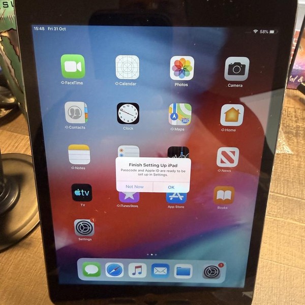 Apple iPad Mini 2 Retina - Unlocked, 16 GB, Black