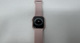 Good
													Apple Watch Series 4 44mm - Gold, A1978 - GPS, Aluminum, photo 2 of 6