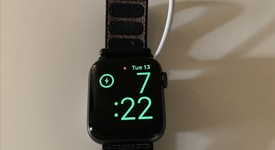Mint
													Apple Watch Series 4 40mm - Gray, A1977 - GPS, Aluminum, photo 3 of 7