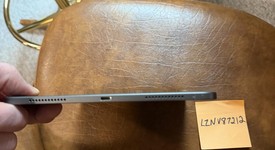 Mint
													Apple iPad Air 4th Gen - Verizon, Gray, 256 GB, A2324, photo 4 of 10