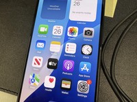Apple iPhone 16