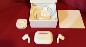 Used
													Apple AirPods Pro 2 - Lightning, photo 2 of 3