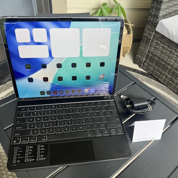 Apple iPad Air 13 inch (M2) 2024 - Unlocked, 256 GB, Gray, A2899