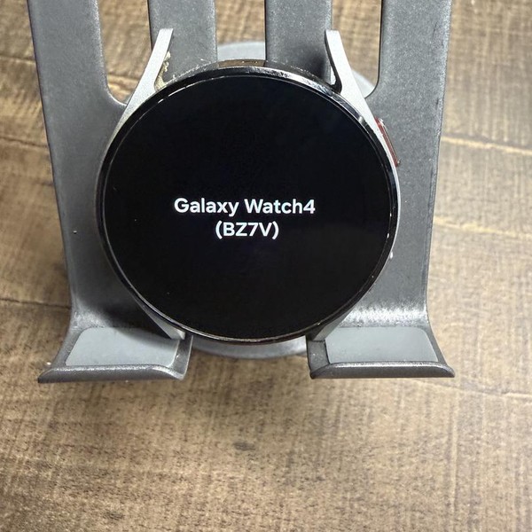 Samsung Galaxy Watch4 - Wi-Fi, Silver, 40mm