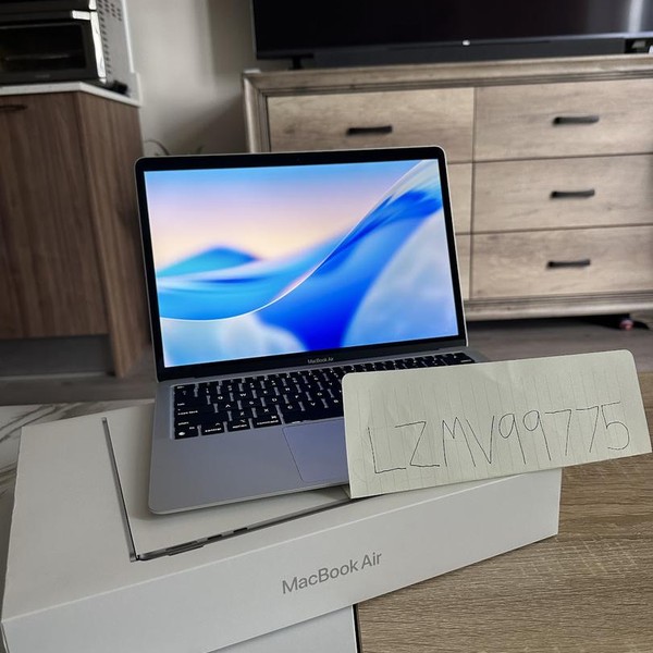 MacBook Air 2020 - 13 inch - 128 GB, Silver, 8 GB, Apple M1