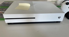 Good
													Xbox One S (2016) - White, 500 GB, photo 3 of 5