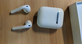 Used
													Apple AirPods 2nd Gen - Lightning Case, photo 2 of 9
