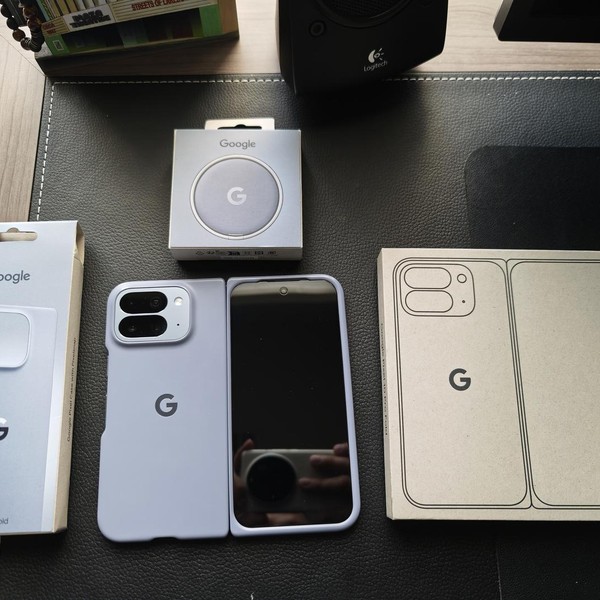 Google Pixel 10 Pro Fold - Verizon, 256 GB, Moonstone, GU0NP