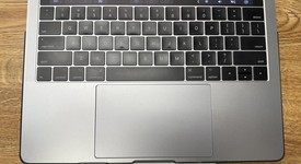 Good
													MacBook Pro 2017 (With Touch Bar) - 13" - I7, Gray, 1 TB, 16 GB, photo 4 of 16