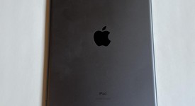Good
													Apple iPad 9th Gen - Unlocked, Gray, 64 GB, A2603, photo 3 of 8