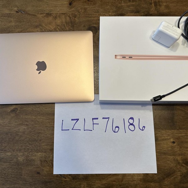 MacBook Air 2020 - 13 inch - 256 GB, Gold, 8 GB, Intel Core i3