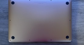 Good
													MacBook Air 2019 - 13" - I5, Gold, 128 GB, 8 GB, photo 3 of 8