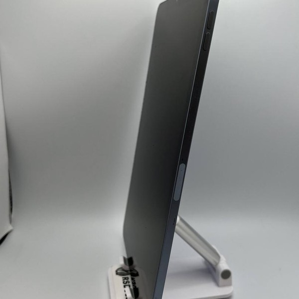 Apple iPad Air 5th Gen - Wi-Fi, 64 GB, Blue, A2588