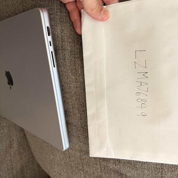 MacBook Pro 2021 - 16 inch - 512 GB, Silver, 16 GB, Apple M1 Pro 10-core