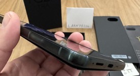 Mint
													Motorola Razr Ultra (2025) - Unlocked, PANTONE Scarab, 512 GB, 16 GB, photo 5 of 27