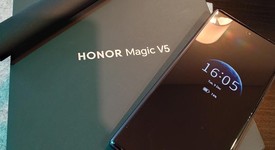 Mint
													Honor Magic V5 - Unlocked Non-US, Black, 512 GB, 16 GB, photo 3 of 28