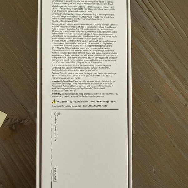 Samsung Galaxy Watch5 - Unlocked, Graphite, 40mm