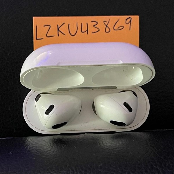 Apple AirPods 3rd Gen - Lightning Case