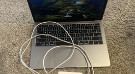 Good
													MacBook Air 2018 - 13" - I5, Gray, 256 GB, 8 GB, photo 4 of 10