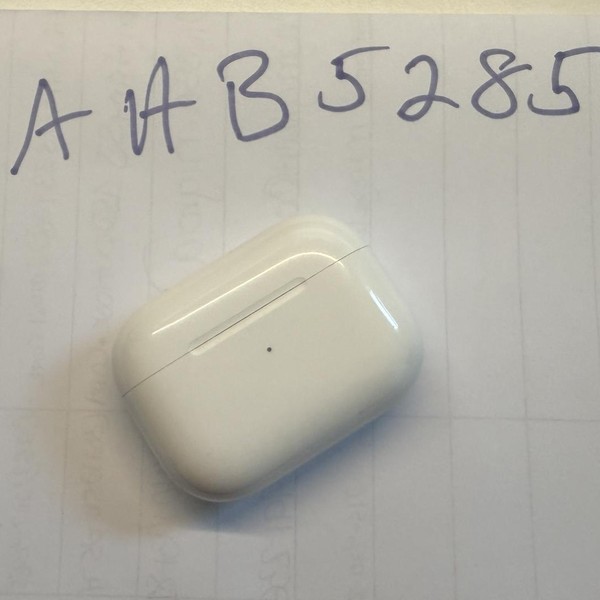 Apple AirPods Pro - Wireless Case