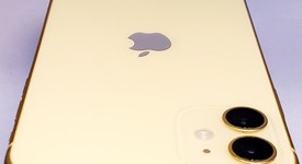 Good
													Apple iPhone 11 - Unlocked, Yellow, 256 GB, A2111, photo 4 of 7