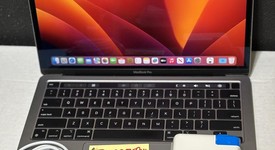Fair
													MacBook Pro 2022 - 13" - Apple M2, Gray, 256 GB, 8 GB, photo 1 of 11